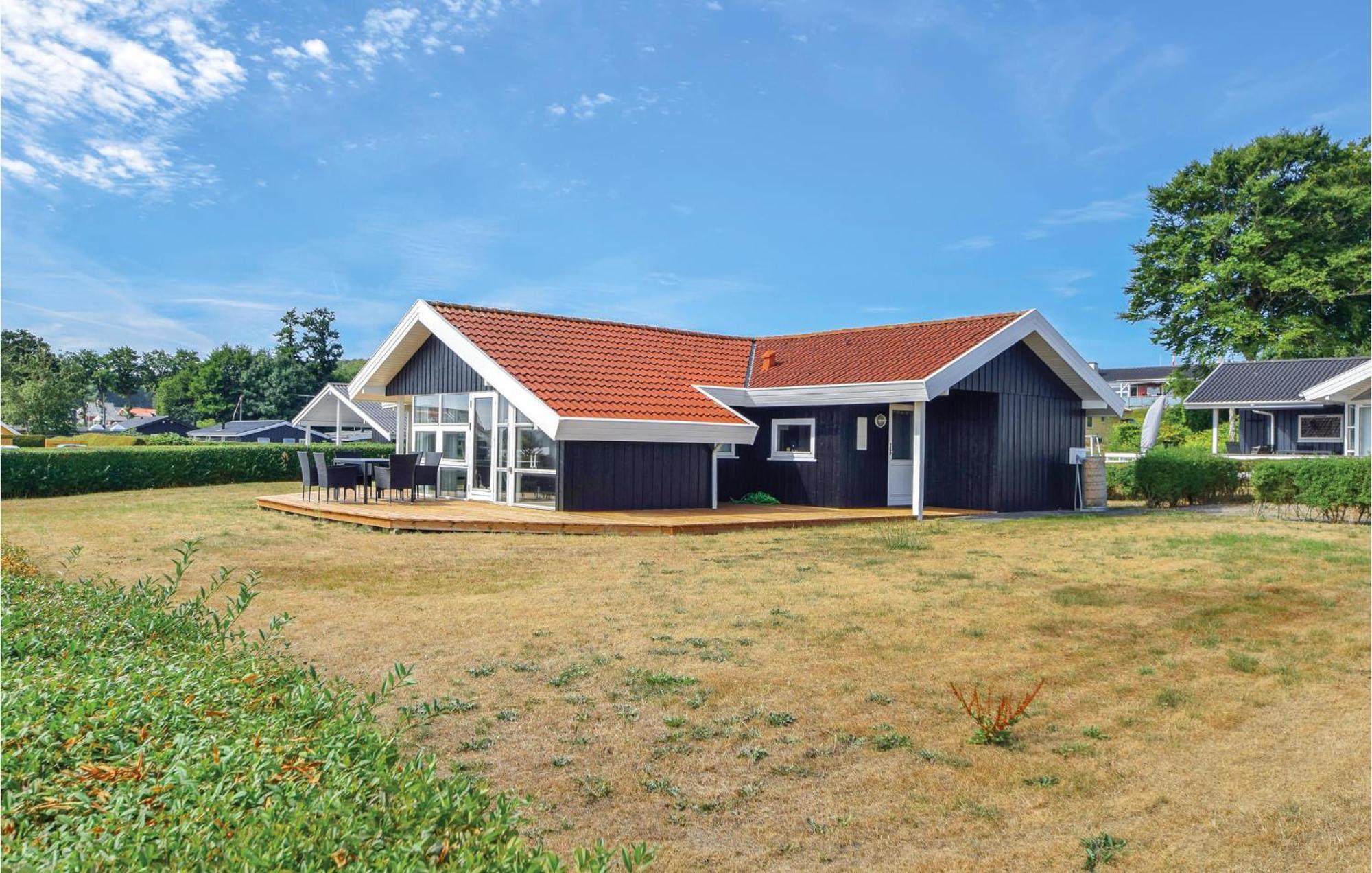 Amazing Home In Bjert With Wifi Binderup Strand Eksteriør bilde
